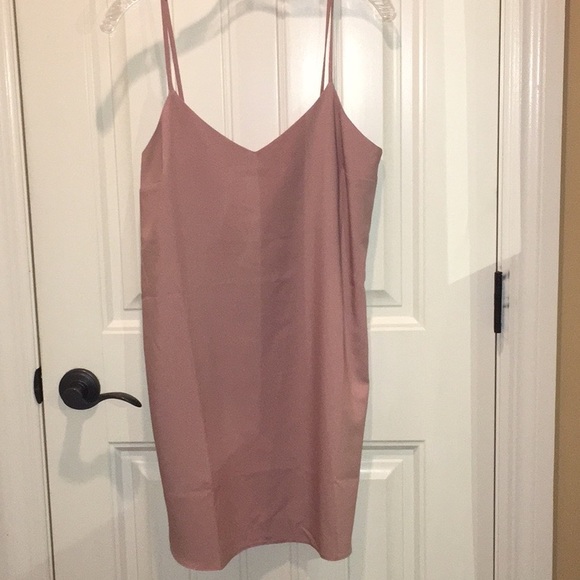Missguided Dresses & Skirts - MISSGUIDED  6  Spaghetti Strap CAMI CREPE SHIFT DRESS. NWT